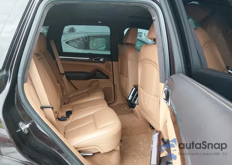 2014 Porsche Cayenne Gts z USA, uszkodzony, nr VIN WP1AD2A20ELA73815